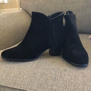 Bass black suede boots never worn size 8 1/2